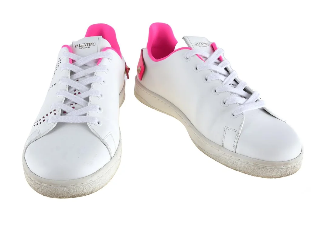 SKOR, VALENTINO, Garavani, sneaker, vitt skinn, fuschia, stl 38, extra snören, skopåse, kartong. — Kläder/Skor — Kaplans