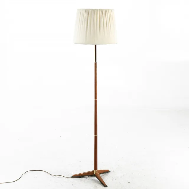 GOLVLAMPA, "MAE 97", teak, Möllers Armatur Eskilstuna, 1960-tal.