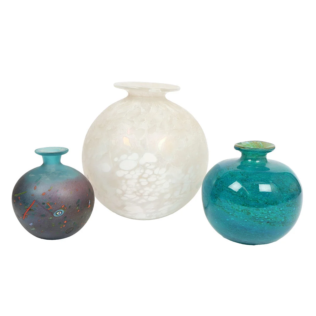 ISLE OF WIGHT AND MDINA GLASS GLOBULAR VASES (3). — Art glass — Bishop & Miller