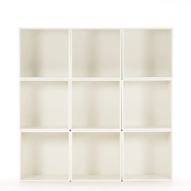 Peter J. Lassen (b. 1930): Nine Montana bookcases with hanging rails (9)