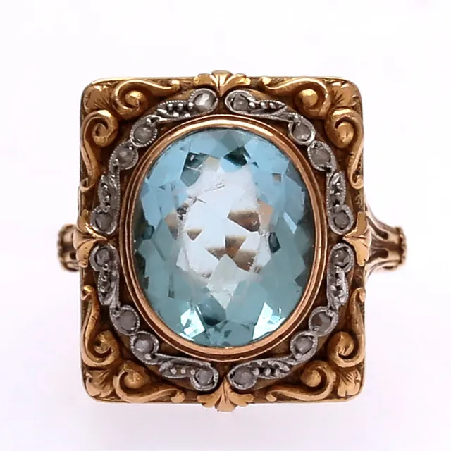 “Noucentista” gold ring, circa 1930.