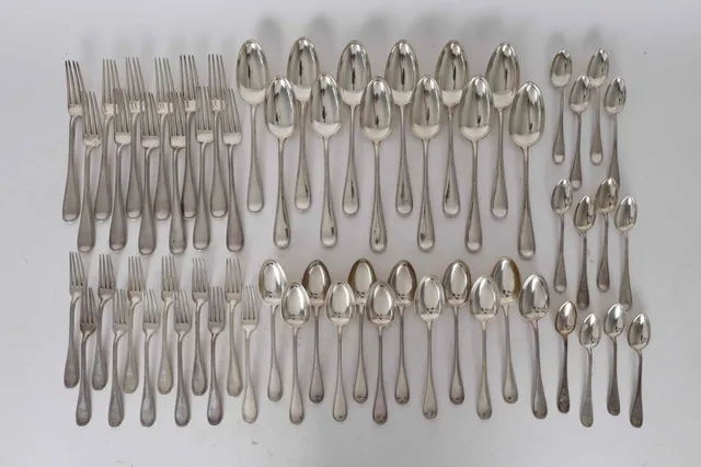 P. Hertz: Silver cutlery with pearl edge (60)
