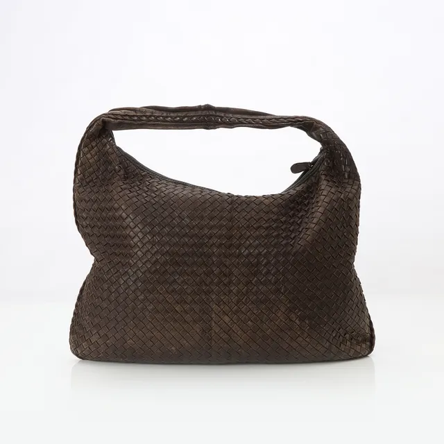 BOTTEGA VENETA. Hobo Bag Intrecciato Large, brunt flätat läder.