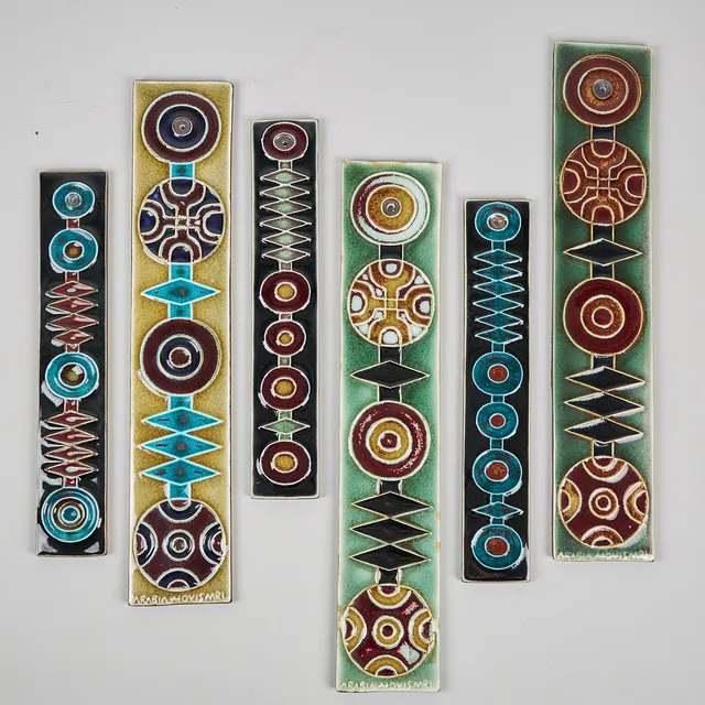 ANNIKKI HOVISAARI. RELIEFKOMPOSITION, 6 st, "Ornament", Arabia, 1900-talets senare hälft.