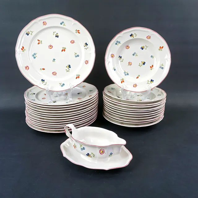 VILLEROY & BOCH, matservisdelar, 27 delar, Vitro-porslin, "Petite fleur".