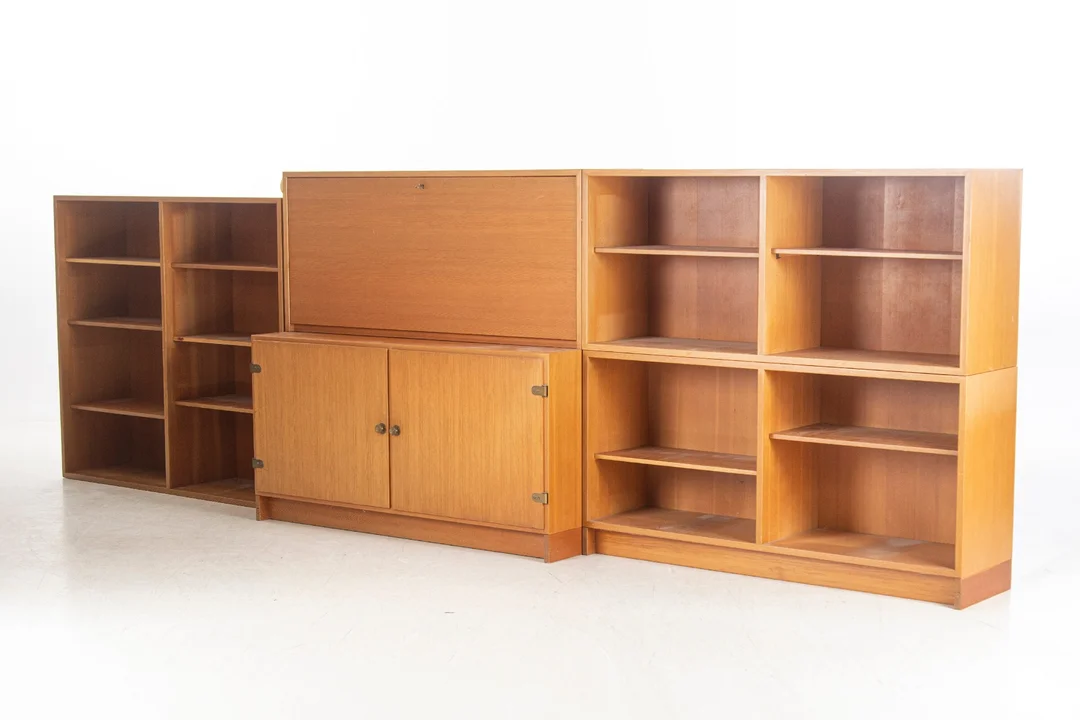Børge Mogensen. 'Øresundsserien'. Sideboards and tops of Oregon pine (5) — Furniture/Cabinets, chests of drawers — Lauritz