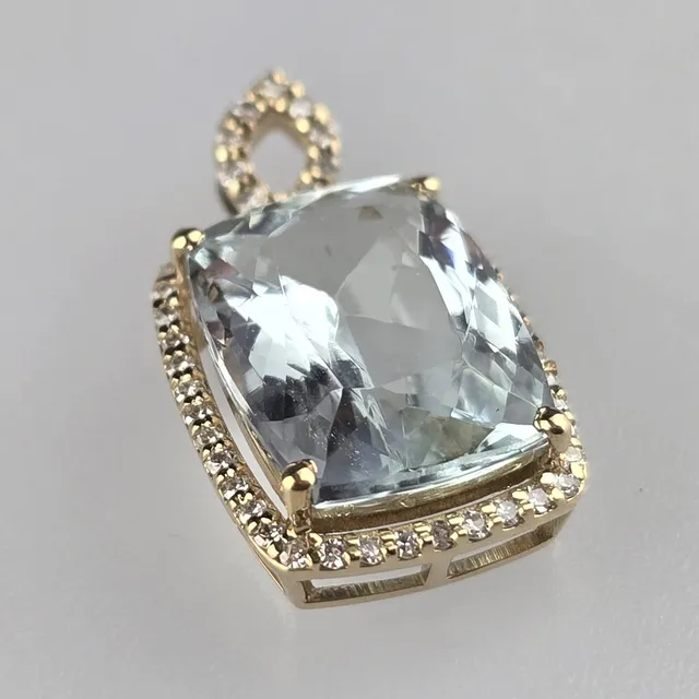 - Aquamarin -/ Diamant-Anhänger - Gelbgold (14 K).