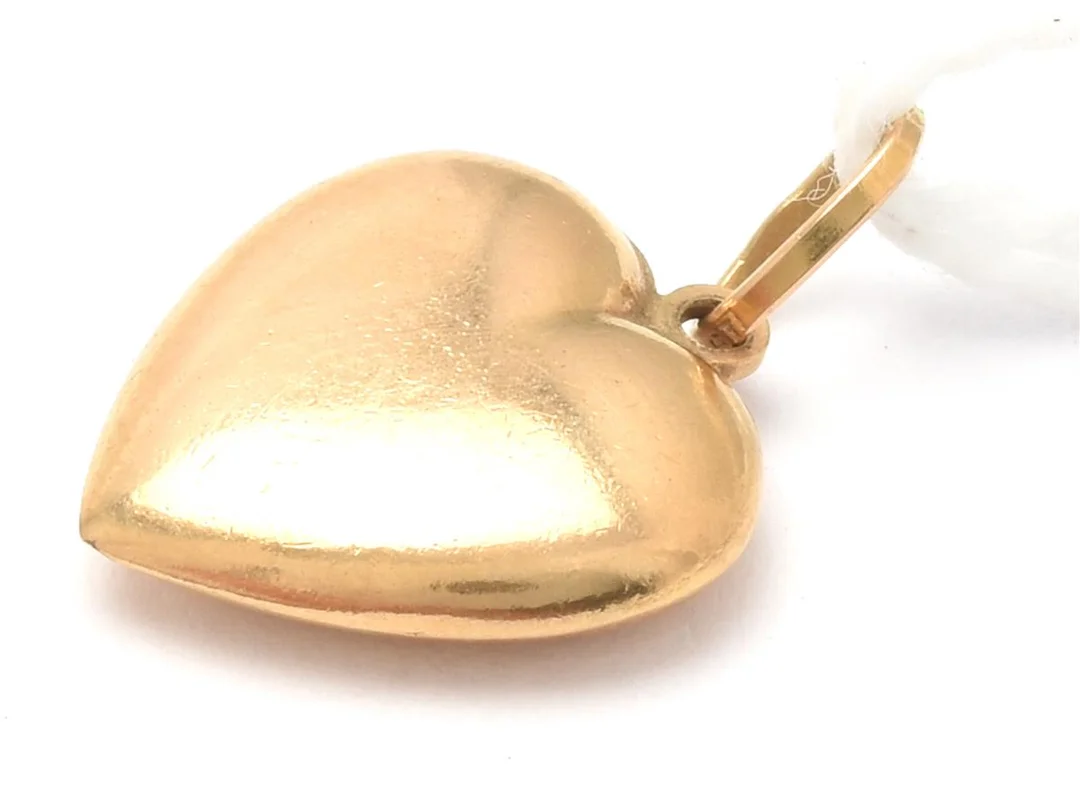 Hänge 18K 1,3g, höjd 1,9 cm (inklusive ögla), bredd 13 mm, hjärta — Smycken/Hänge — Kaplans