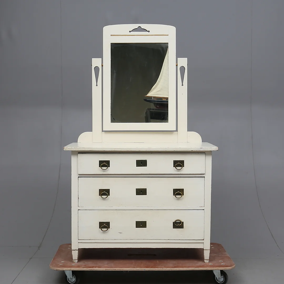 SPEGELBYRÅ, jugend, 1900-talets början. — Chests of drawers — Gomér & Andersson Norrköping