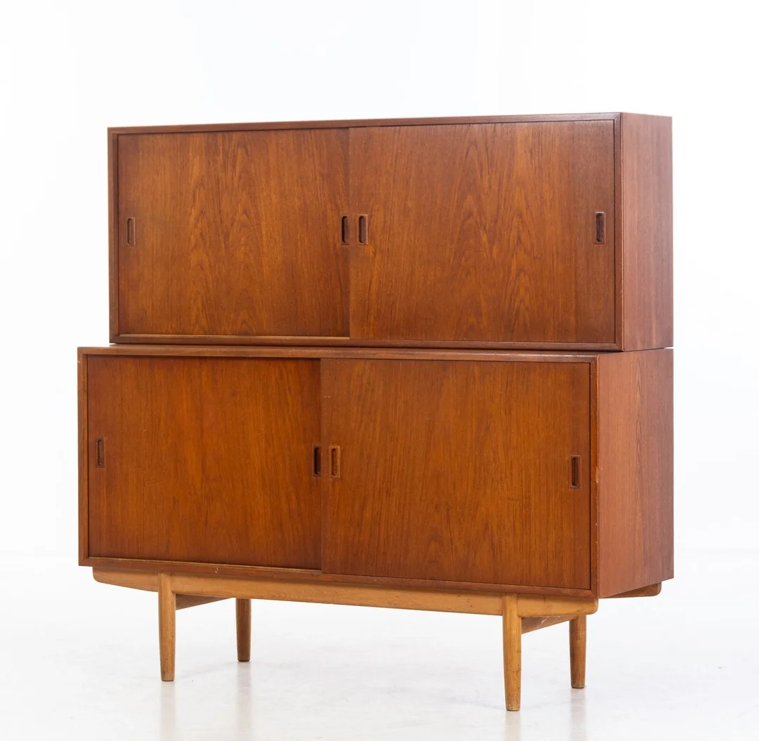 Børge Mogensen for Søborg Møbler. Teak / oak sideboard with top, model '160' (2) — Furniture/Cabinets, chests of drawers — Lauritz