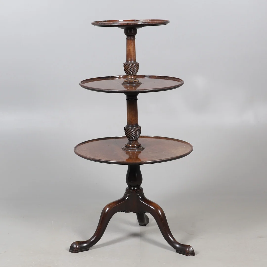 A MAHOGANY THREE TIER DUMB WAITER. — Cupboards, Cabinets & Shelves — Lawrences Auctioneers