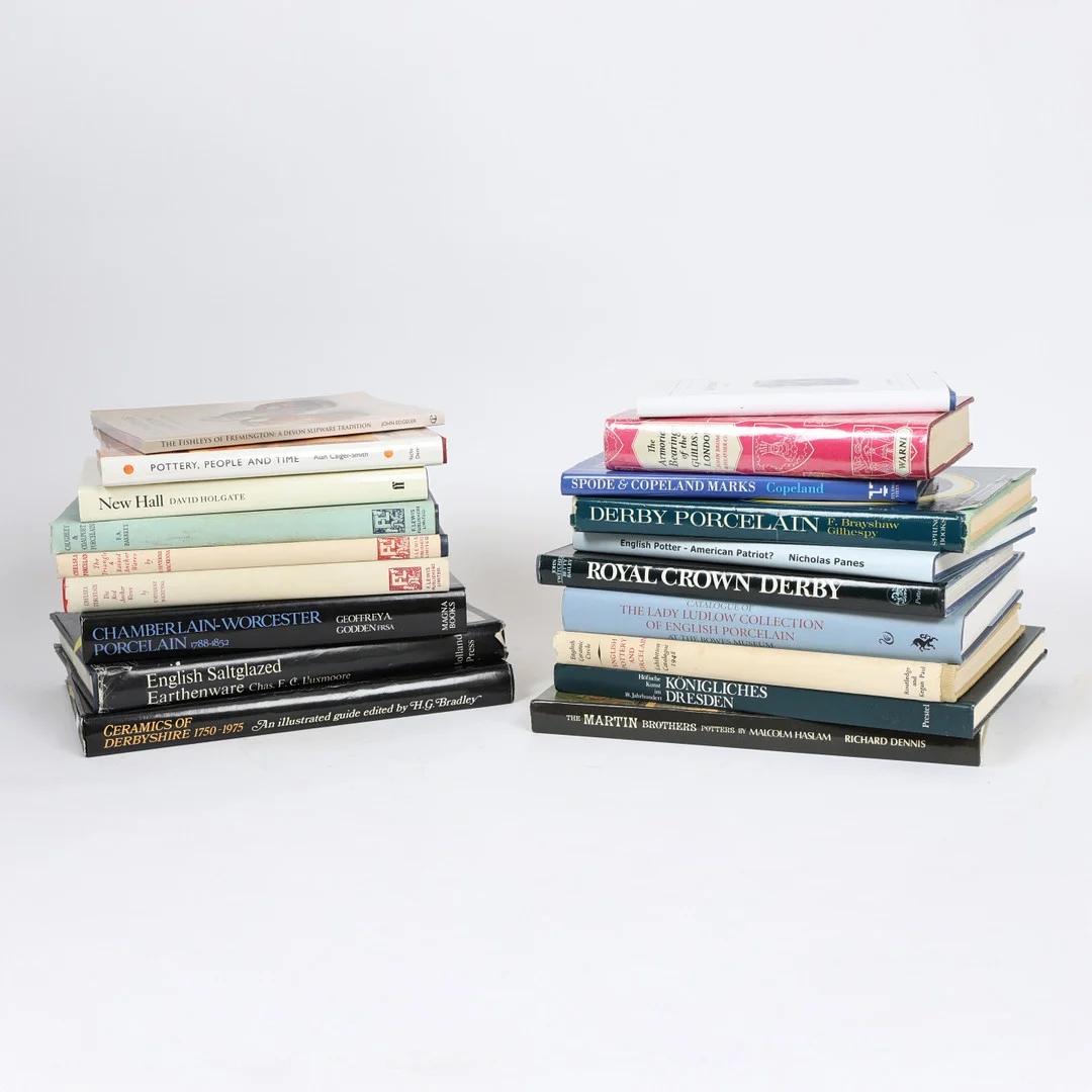 A COLLECTION OF ANTIQUES REFERENCE BOOKS (QTY). — Books — Bishop & Miller
