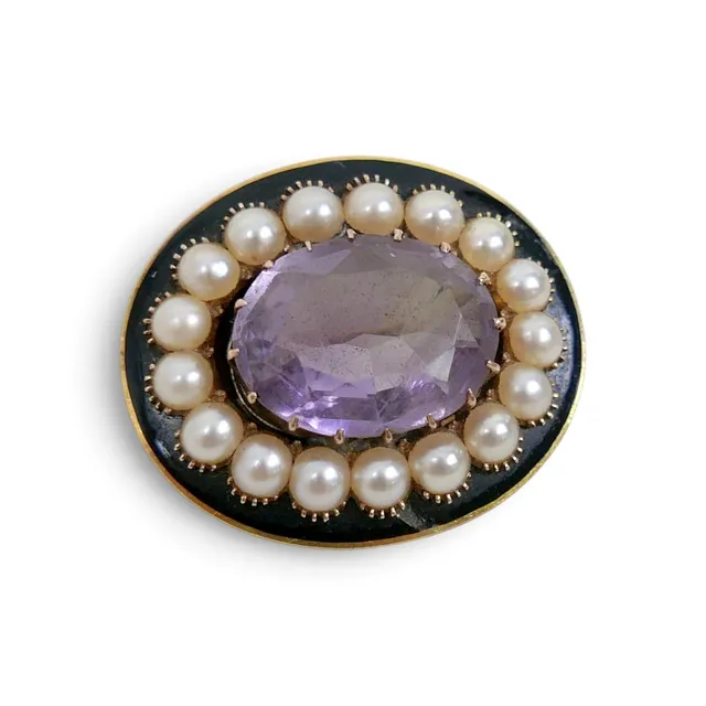 A REGENCY AMETHYST AND PEARL, MOURNING BROOCH.
