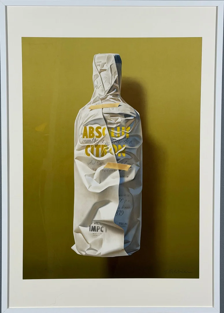 YRJÖ EDELMANN. "Wrapped Absolut Citron", färglitografi, signerad och numrerad 116/250. — Engravings & Prints — Skandia Auktion