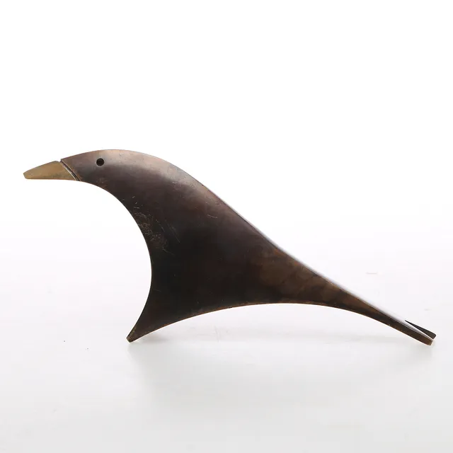 IRMTRAUD PAILLARD. "Korpen", skulptur, brons, signerad.