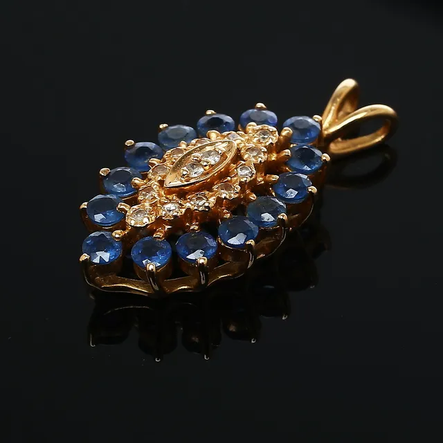 CARMOSÉHÄNGE, 18K guld, safirer, diamanter ca 0.07 ctv.