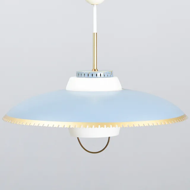 BENT KARLBY. Lyfa pendel i blålakeret metal og kobber med opalglas. Danmark, 1950'erne.