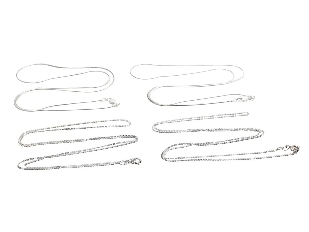 4 HALSKEDJOR, sterlingsilver, 2 ormlänk 50 cm, 2 pansarlänk 60 cm, vikt 13,9 g. — Smycken/Halskedja — Kaplans