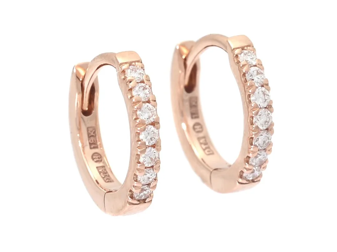 ÖRRINGAR, 18K roséguld, 14 briljantslipade diamanter ca 0,13 ctv, ca TW-W/VS, stift, diameter 11,0 mm, vikt 1,7 g. — Smycken/Örringar — Kaplans