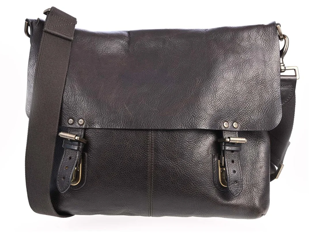 VÄSKA, MULBERRY, brunt läder, mässingfärgade beslag, 32x35x8 cm, bruksslitage, dustbag. — Accessoarer/Väskor — Kaplans