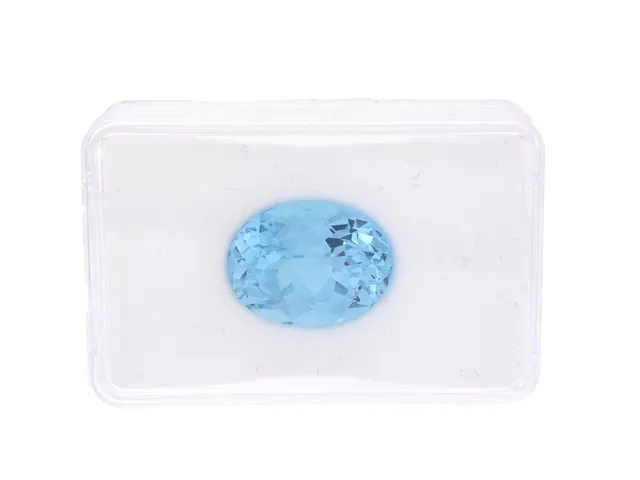 TOPAS, ovalslipad, 30,33 ct, 21,0x16,2x11,9 mm, små nagg.
