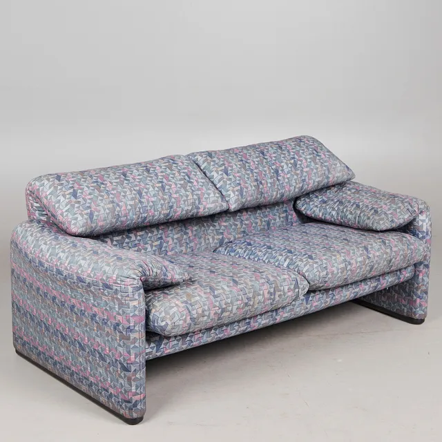 VICO MAGISTRETTI. Cassina, Sofa / Couch, Modell 'Maralunga', Stahl, Stoff, Kunststoff, Italien, Entwurf 1973.