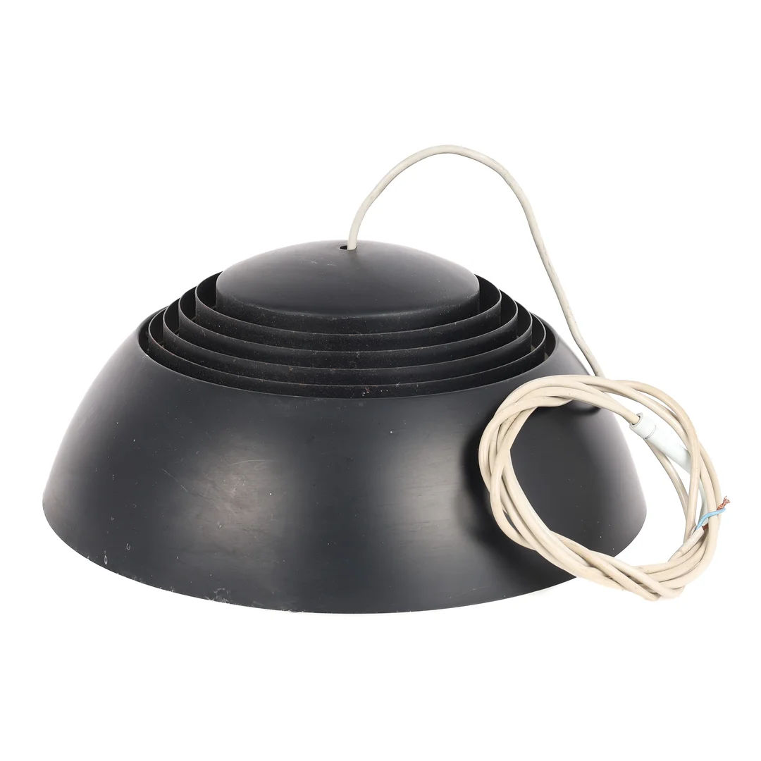 Arne Jacobsen: AJ Royal pendant with black shade — Lamps and lighting/Pendant lights — Lauritz