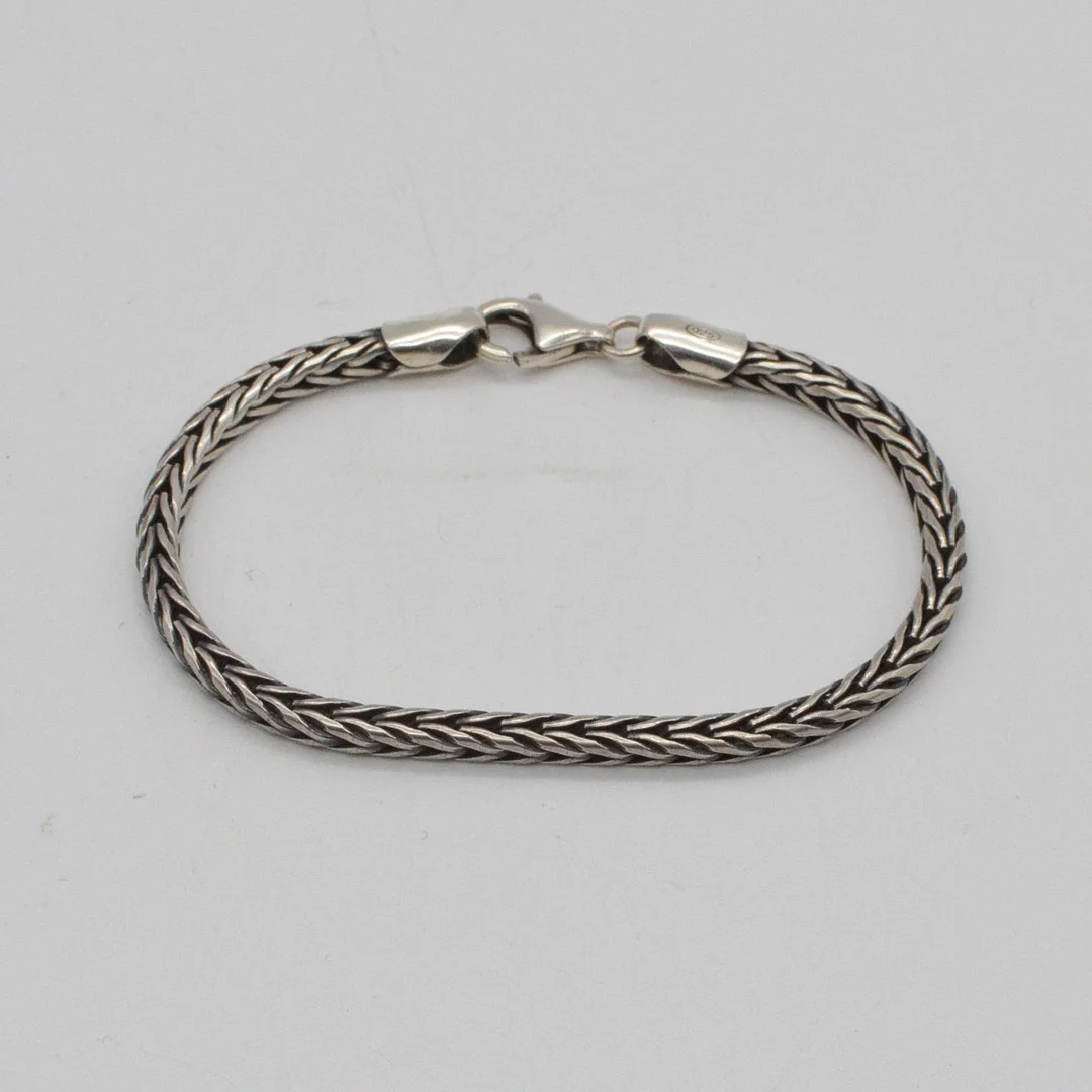 HANDGEMACHTER ARMBAND AUS STERLINGSILBER, ZOPFKETTE MIT VERSCHLUSS, DOPPELT GESTEMPELT "925", VINTAGE, CA. 18 CM. — Bracelets — Kunst- und Auktionshaus Kleinhenz