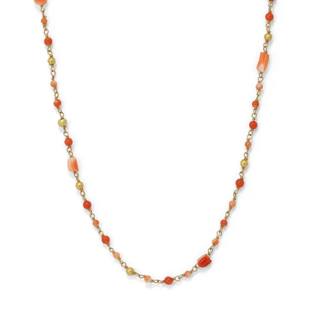 Natascha Trolle: A coral necklace set with numerous corals and gold beads. Weight app. 4.5 g. L. 49–50 cm.