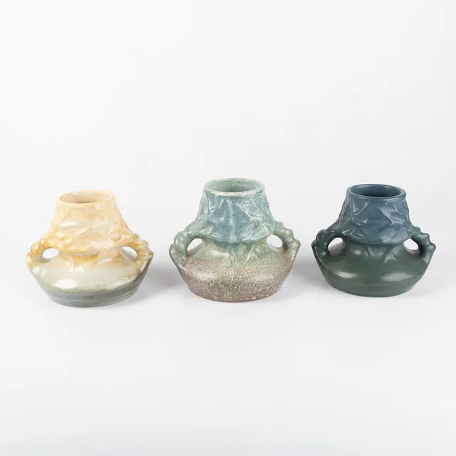 KARL ROBERT SVENSSON (1891-1946). Vaser, 3 stycken, glaserat flintgods, Höganäs, Jugend, tidigt 1900-tal.