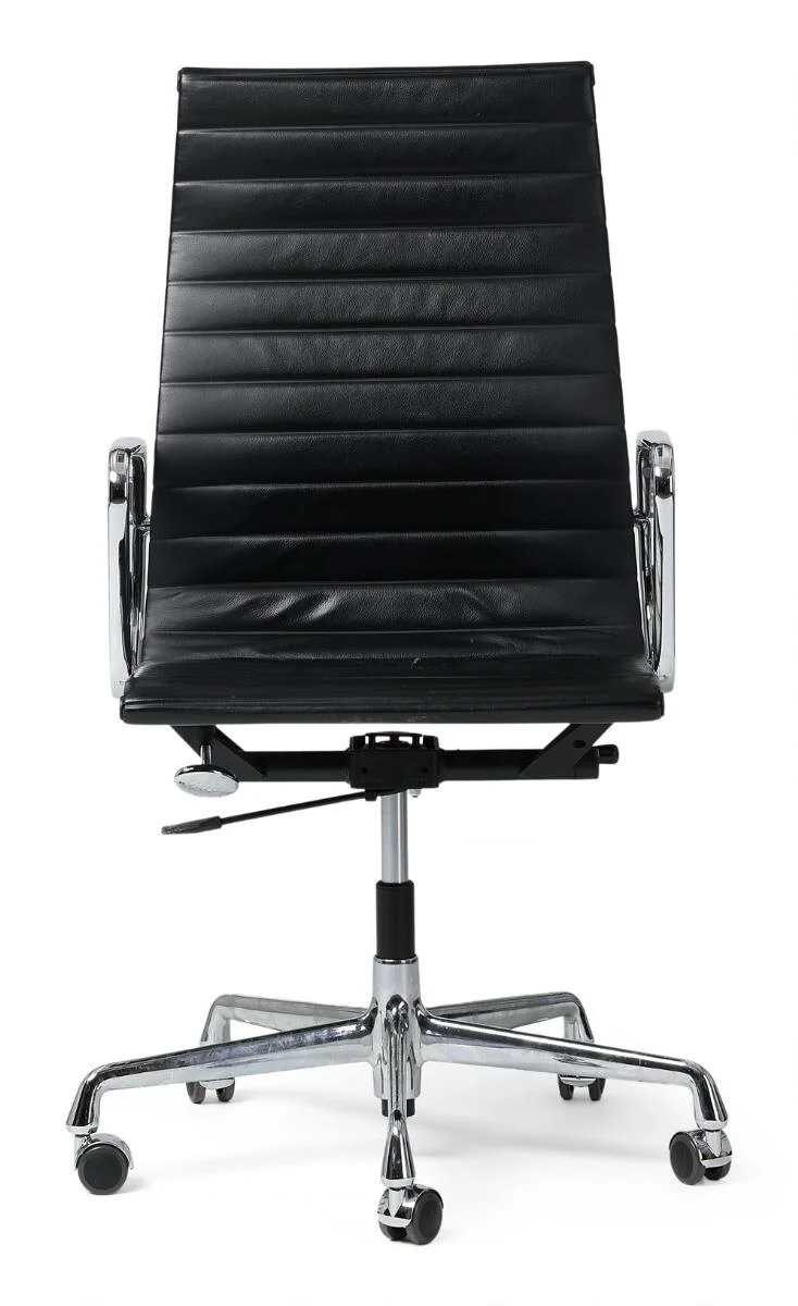 “Aluminium Group”. Height adjustable chromed aluminium office chair. Seat and back upholstered with black leather. Model EA 119. Manufactured and marked by Vitra. — Modern Furniture — Bruun Rasmussen