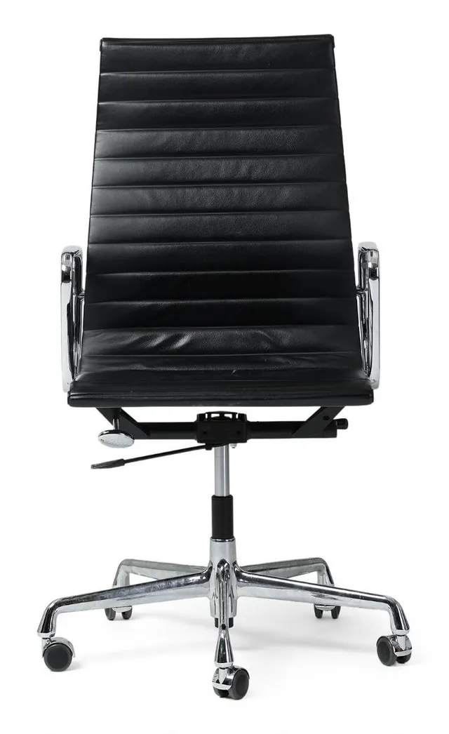 “Aluminium Group”. Height adjustable chromed aluminium office chair. Seat and back upholstered with black leather. Model EA 119. Manufactured and marked by Vitra.