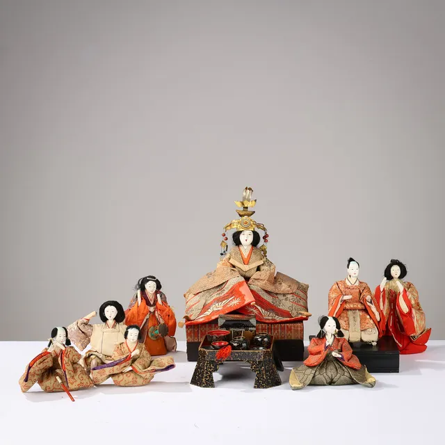 Samling japanske Hina (Hinamatsuri) dukker med tilbehør, Showa perioden 1926-89 (8+).