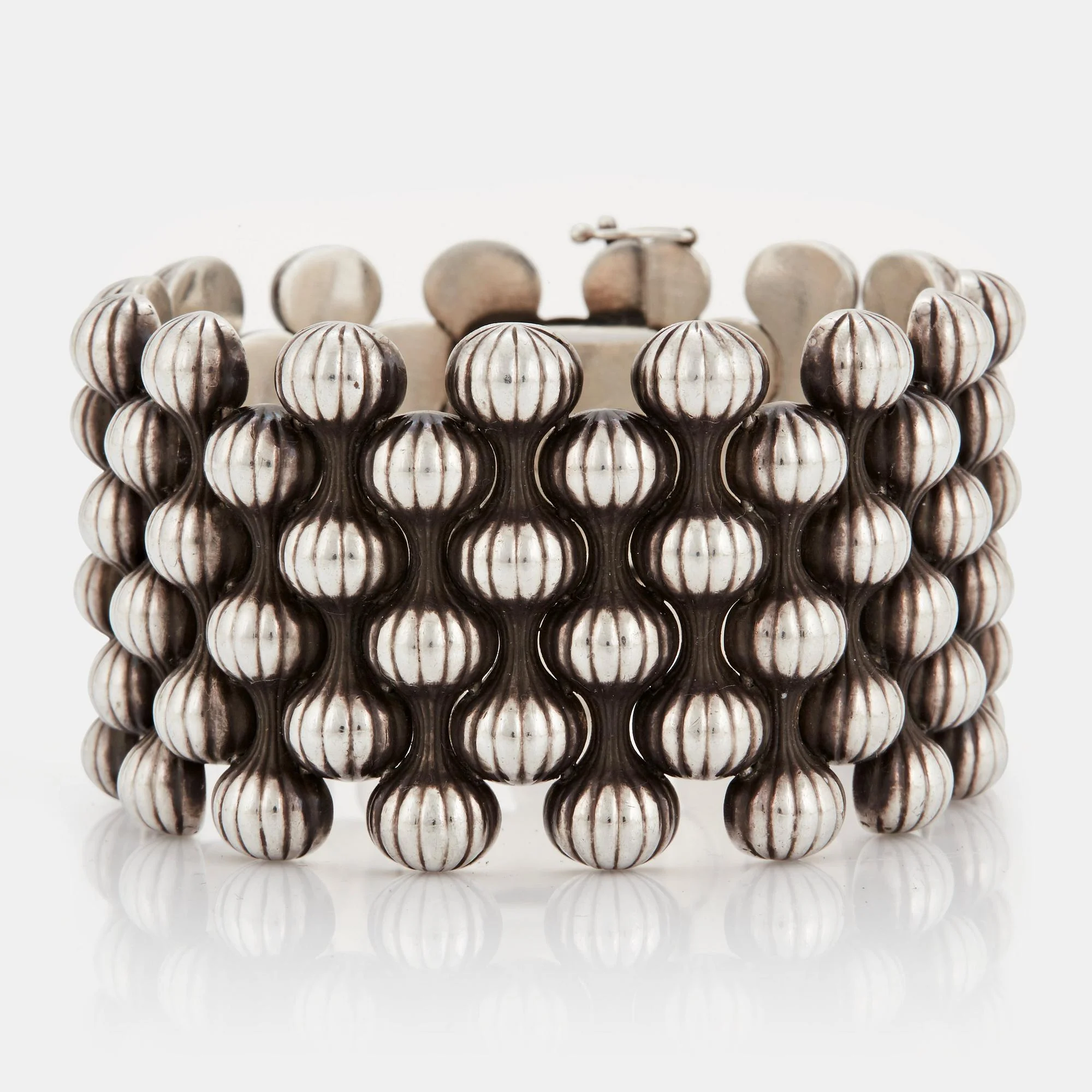 Arno Malinowski, armband, Georg Jensen, Köpenhamn sannolikt 1960-tal, sterling, svenska importstämplar, design nr 110. — Bukowskis