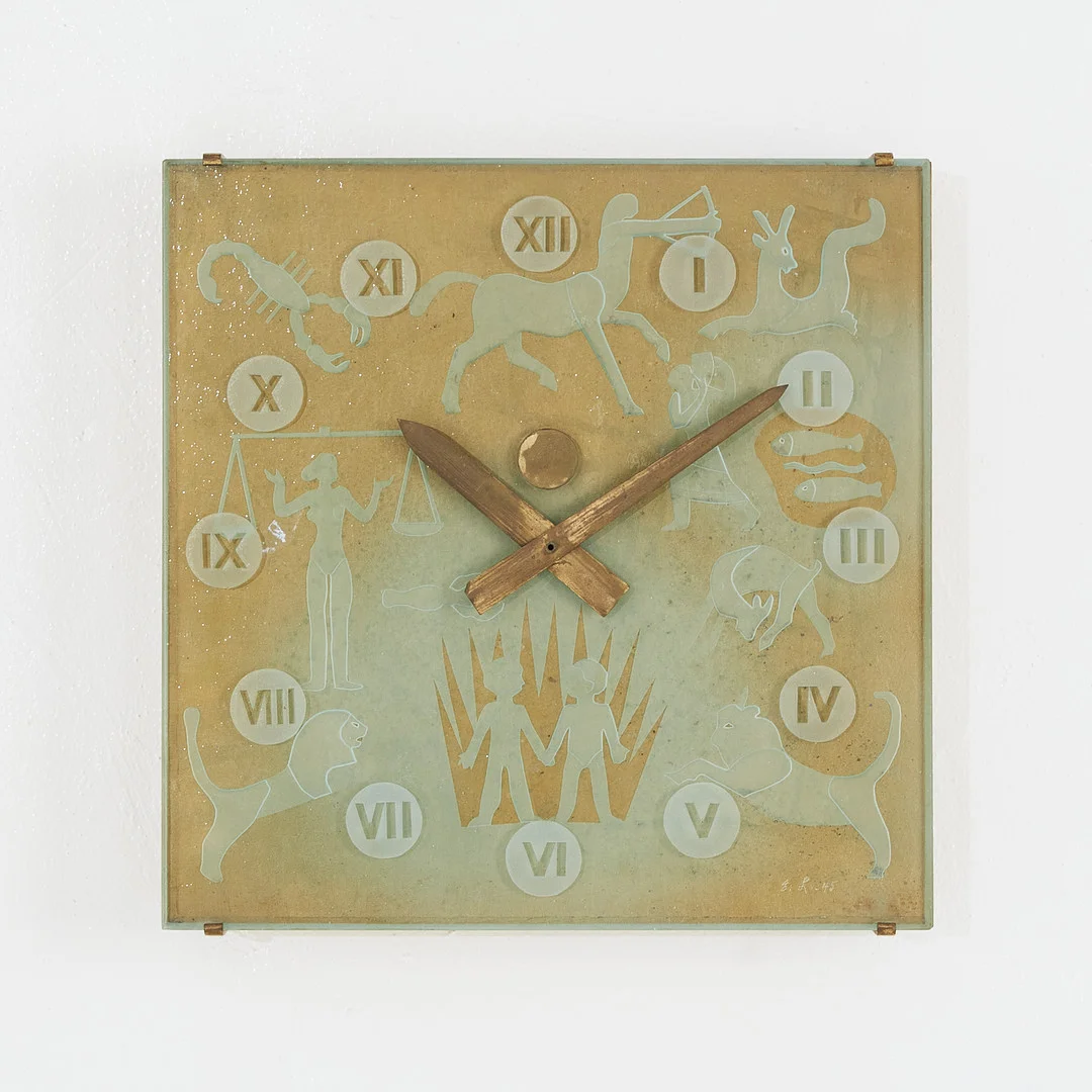 VÄGGUR, ca 1945. — Wall Clocks — Stockholms Auktionsverk Magasin 5