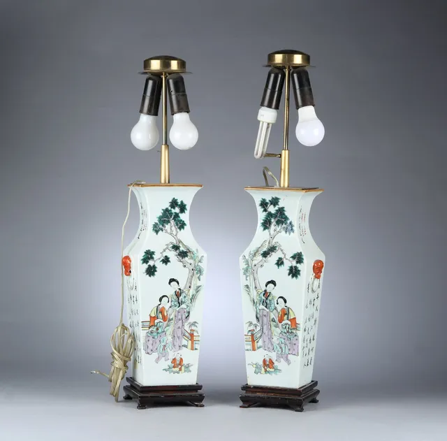 A pair of Chinese porcelain table lamps, first half of the 20th century (2)