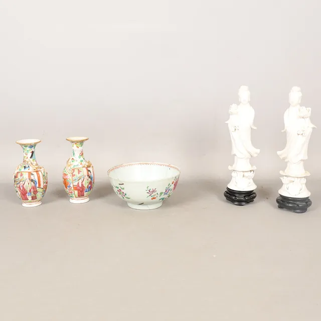 A COLLECTION OF CHINESE PORCELAIN, MOSTLY 19TH CENTURY (5).