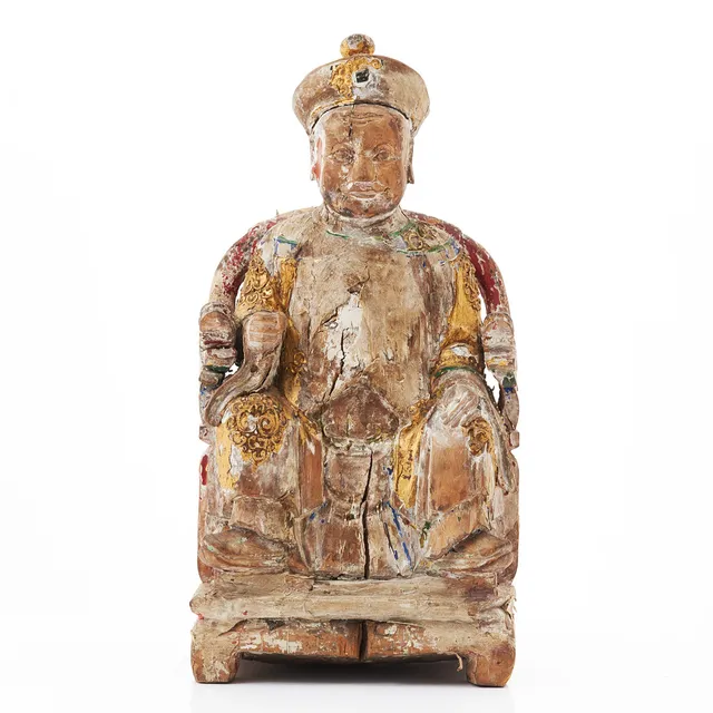 SKULPTUR, Kina, 1800-tal, bemålat och förgyllt trä.