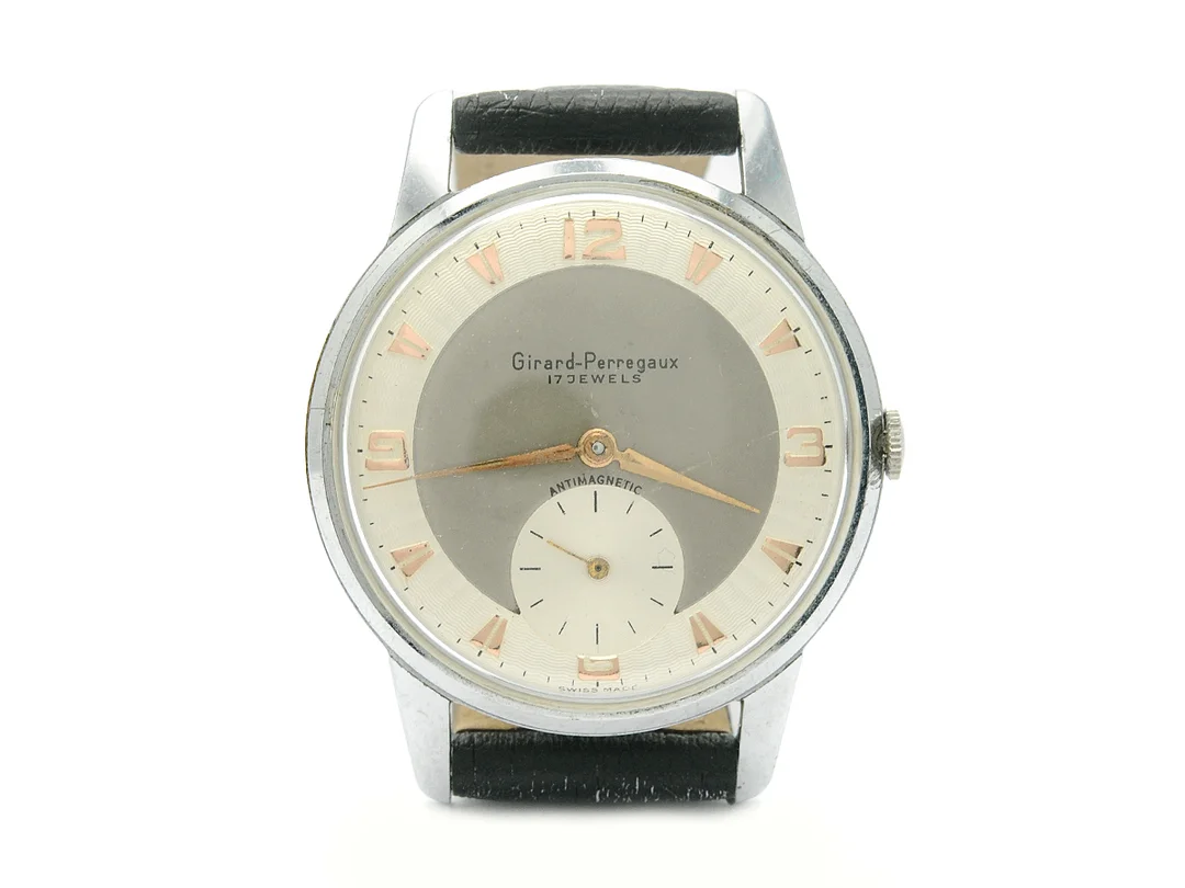 GIRARD-PERREGAUX, herrur, 36 mm, Boett nr. 2821, vitmetall, manuell, plexiglas, liten sekundvisare, skadad urtavla, defekt, läderband, ca 1955. — Klockor/Girard-Perregaux — Kaplans