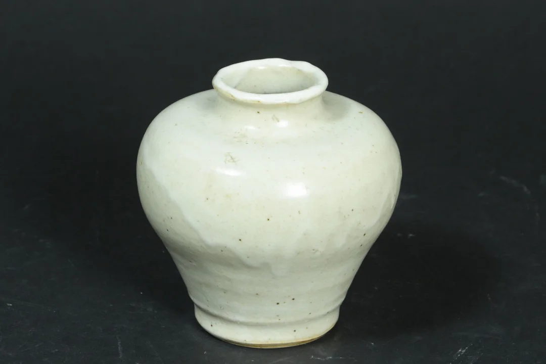 Carl Halier. Vase, glaseret stentøj, nr. 185 1. sort — Glass, porcelain and ceramics/Vases, bowls, dishes — Lauritz