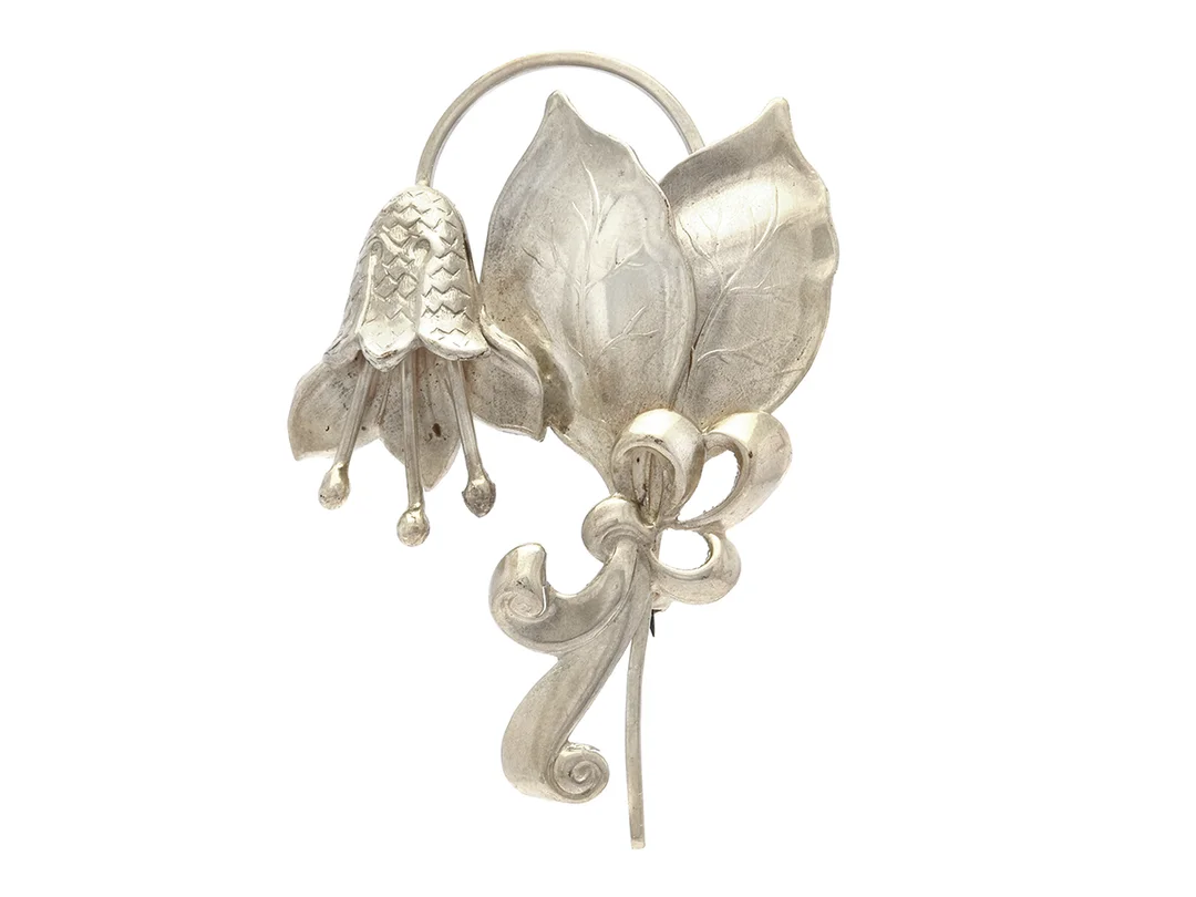BROSCH, silver, blomma, G Kaplan, Stockholm 1948, mått 65 x 45 mm, vikt 12,0 g. — Smycken/Brosch — Kaplans