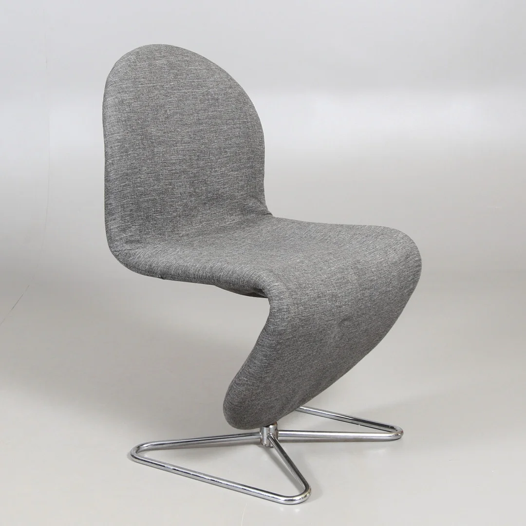 VERNER PANTON. Stol, "System 1-2-3", för Fritz Hansen, Danmark. Modellen formgiven år 1973. — Armchairs & Chairs — Stadsauktion Sundsvall