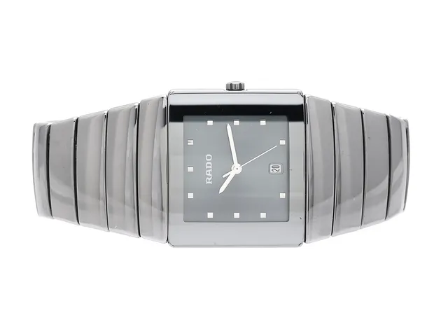 RADO, Sintra, Serie nr. 05774522, Boett nr. 152.0332.3, herrur, 28 x 25 (35) mm, high-tech ceramica, quartz, safirglas, datum, integrerad originallänk (skadad), OBS: längd 160 mm, viklås i titan, Ref nr.04498 , ca 2002.
