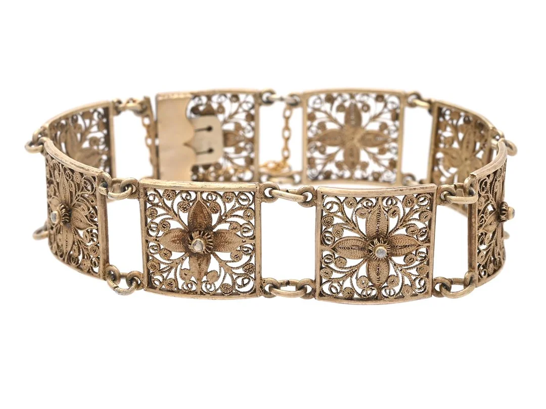 ARMBAND, förgyllt silver, filigranarbete, längd 19 cm, vikt 17,7 g, säkerhetskedja. — Smycken/Armband — Kaplans