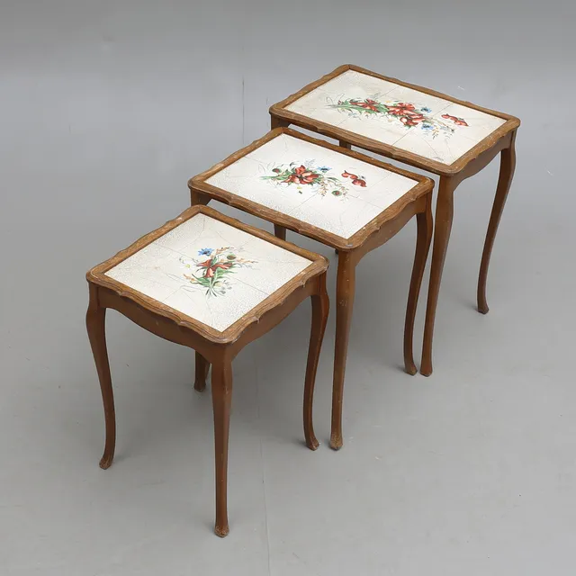 SATSBORD, trä/kakel, 1900-tal.