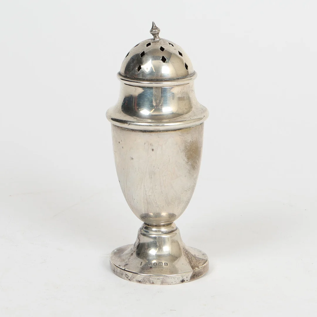 A GEORGE V SILVER SUGAR CASTOR. — Silver — Bishop & Miller