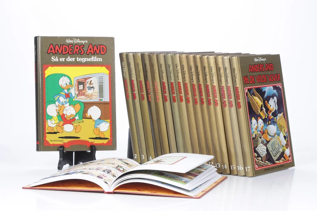 Walt Disney. Complete collection of gold books, volumes 1-17, as well as 'Carl Barks' Christmas' (18) — Hobby and collectibles/Books, maps, magazines — Lauritz