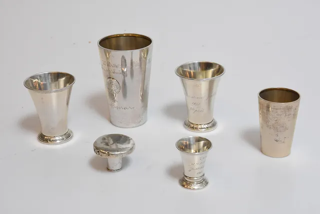 BÄGARE 6 delar silver, vikt 226 g.
