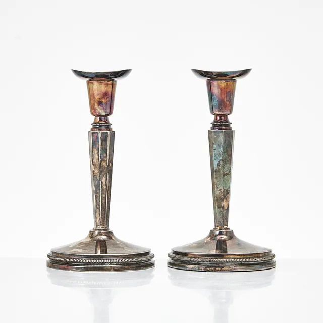 ERIC LÖFMAN. Ljusstakar, ett par, silver, MGAB, Uppsala, 1978, fasetterat skaft.