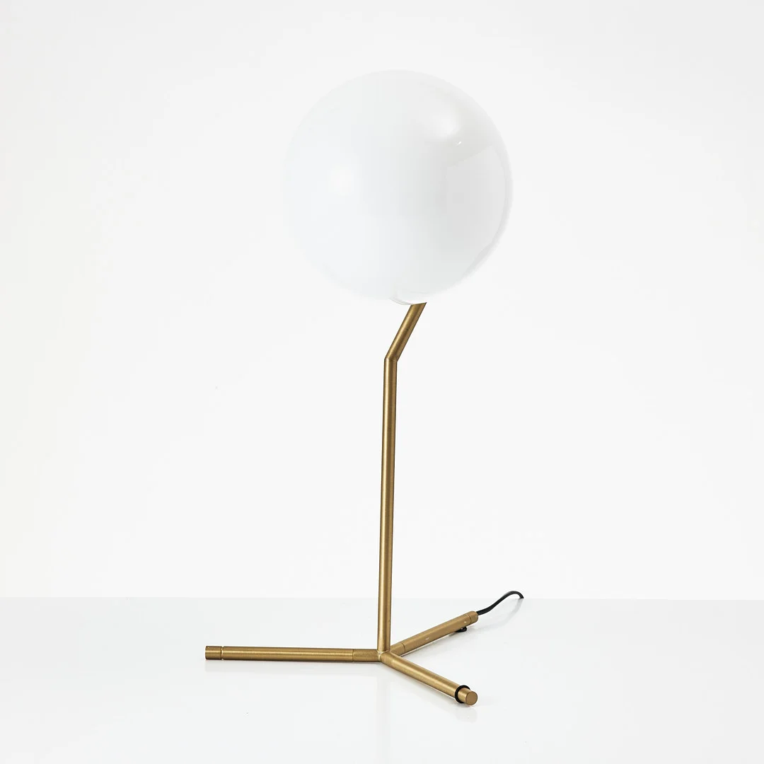 MICHAEL ANASTASSIADES. Bordslampa "IC Lights T1 High" Flos, samtida tillverkning. — Table Lamps — Stockholms Auktionsverk Magasin 5
